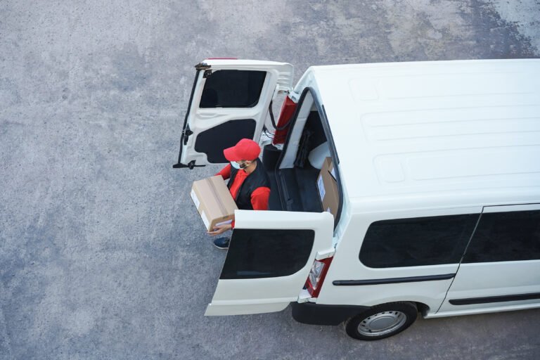 servicio de reparto,repartidor,reparto rápido,reparto,repartidor de paquetes servicio de reparto